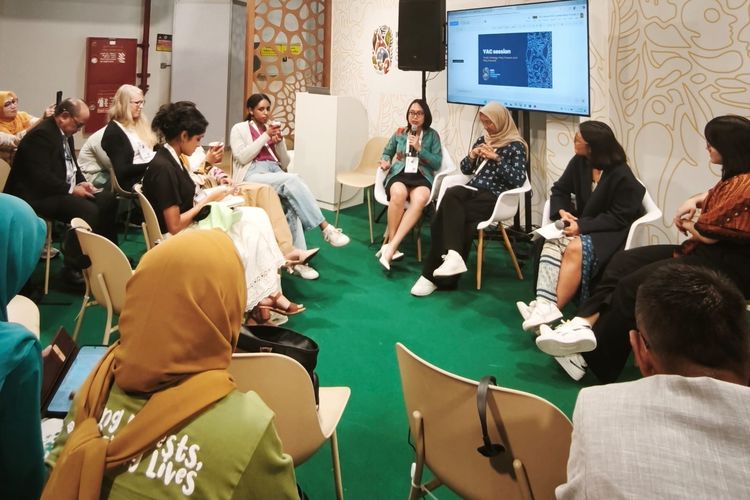 Diskusi bertajuk ?How Youth Tackle the Overlooked Aspect of Biodiversity Crisis in Southeast Asia? pada IUCN World Conservation Congress 2025 di Abu Dhabi, 10 Oktober 2025