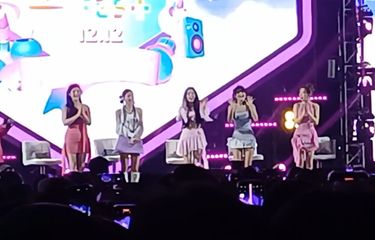 Girl group Red Velvet menyapa fans sebelum bermain game di Lazada Fest 12.12 pada Rabu (13/12/2023) di Indonesia Arena, Senayan, Jakarta Pusat.