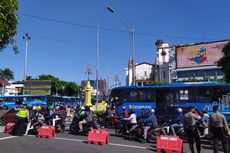 Jalan Juanda Sempat Ditutup, Simpang Harmoni Macet Parah