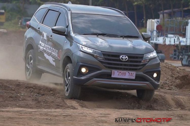 Toyota All New Rush Merapah Trans Jawa 4.0