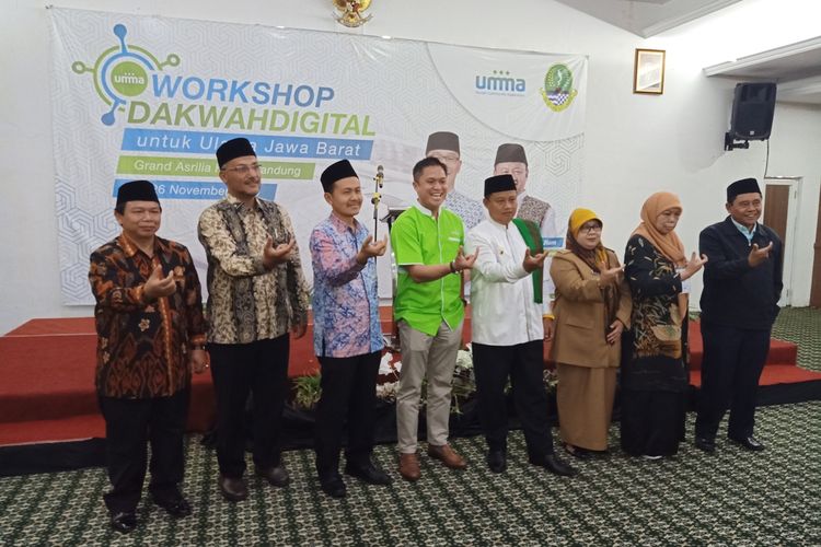 Wakil Gubernur Jaw Barat Uu Ruzhanul Ulum membuka Workshop Dakwah Digital untuk Ulama Jawa Barat di Hotel Grand Asrilia, Kota Bandung, Selasa (26/11/2019).