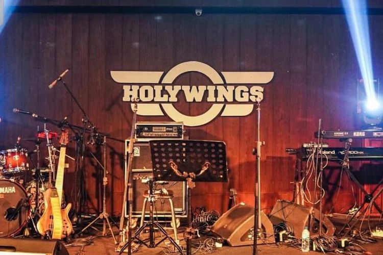 Ilustrasi kafe Holywings