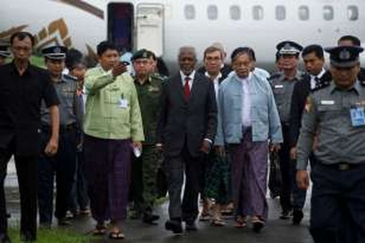 Mantan Sekjen PBB Kofi Annan tiba di Sittwe, ibu kota negara bagian Rakhine, Myanmar, Selasa (6/9/2016), untuk mencoba menyelesaikan konflik di wilayah itu.