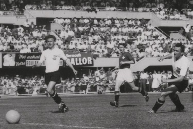Pada tanggal 26 Juni 1954, sejarah tercipta di Piala Dunia kala tuan rumah Swiss melawan sang tetangga Austria di Stade Olympique de la Pontaise, Lausanne, Swiss.