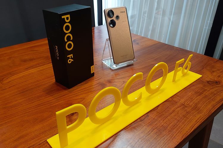 HP POCO F6 dikenalkan Poco di Jakarta, Rabu (19/6/2024).