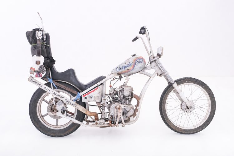 Motor custom Yamaha Scorpio Z  bergaya chopper garapan Baloenk Modified Jogja