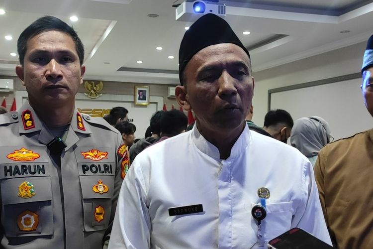 Kepala Seksi Pendidikan Menengah Sudin Pendidikan Wilayah 2 Jakarta Selatan, Sarwoko, saat ditemui di Mapolres Metro Jakarta Selatan pada Jumat (19/5/2023). 
