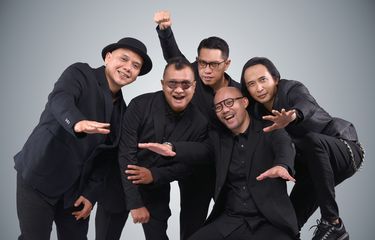 Grup band PADI Reborn kembali menelurkan karya anyar di tengah pandemi. Setelah sebelumnya merilis Ingat Pesan Ibu, Piyu dkk kini meluncurkan singel Memberi Makna Indonesia.