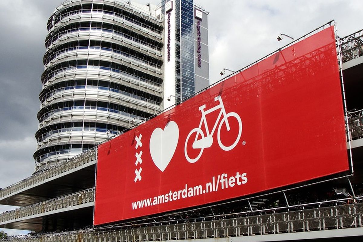 Tempat penyimpanan sepeda, De Fietsflat di Amsterdam