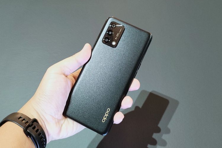 Ponsel misterius Oppo yang dipamerkan pada Kamis (28/10/2021) yang ternyata adalah Oppo A95.