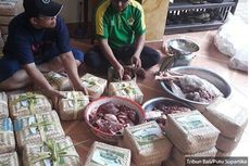 Kurangi Sampah Plastik, Ribuan Daging Kurban di Bali Dibungkus Besek Bambu
