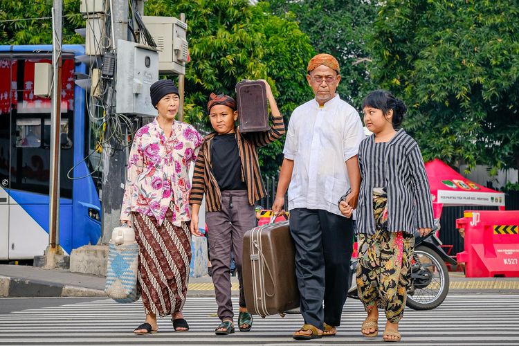 Saat Bahasa Ibu Perlahan Hilang dari Rumah Anak-anak Perantau di Jakarta...