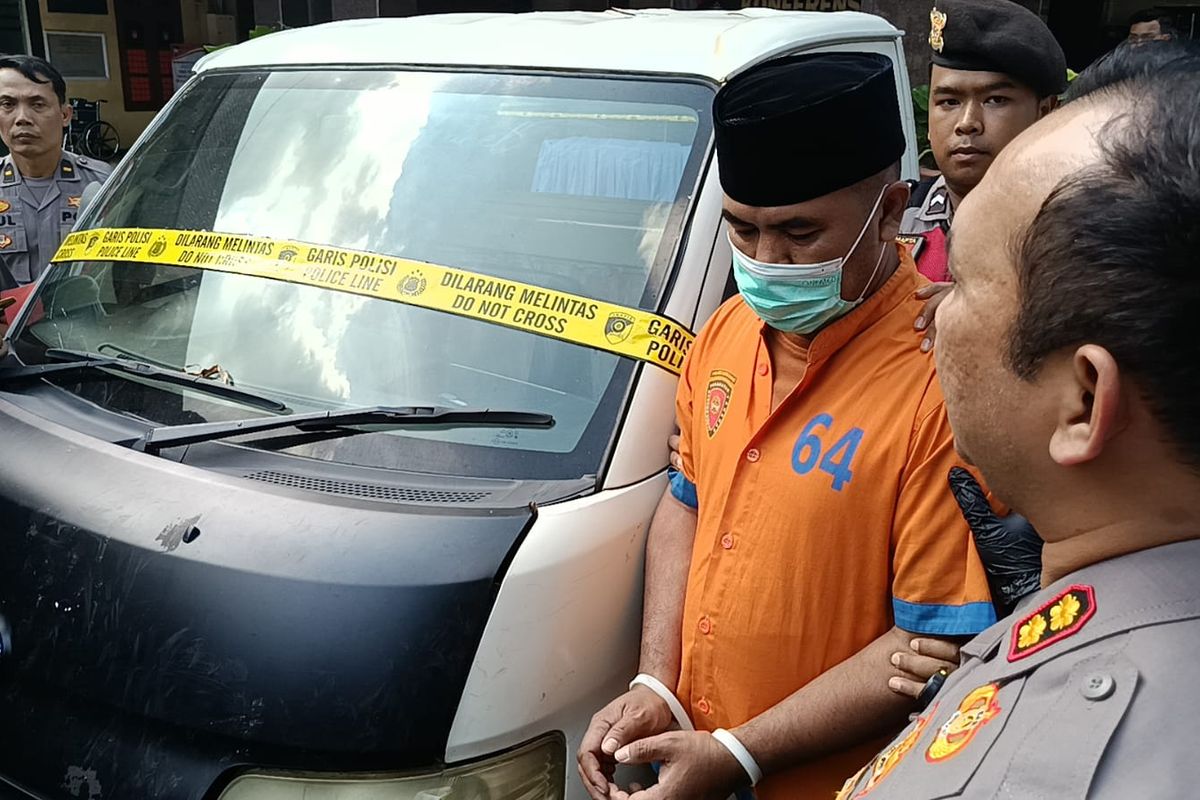 Imam, penadah mobil curian yang diletakkan di Bumdes Curah Petung Lumajang