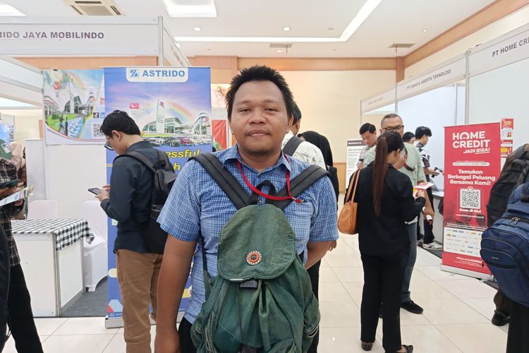 Ratusan Lamaran Tak Kunjung Berbalas, Agung Tetap Berjuang Mencari Pekerjaan di Job Fair