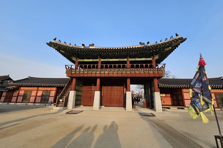 Istana Hwaseong Haenggung, Suwon, Korea Selatan dalam bidikan Galaxy A54 5G.