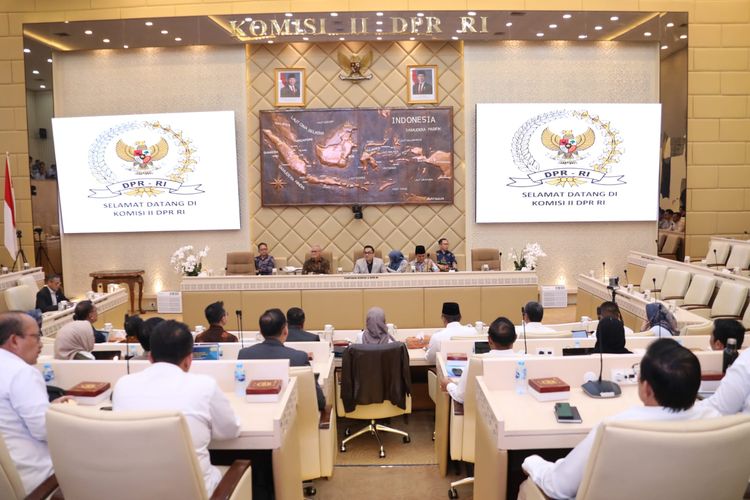 Kementerian PANRB dalam rapat kerja bersama Komisi II DPR RI di Jakarta, Rabu (10/6/2026). Rapat tersebut membahas reformasi birokrasi, pelayanan publik, serta rencana anggaran tahun 2027.