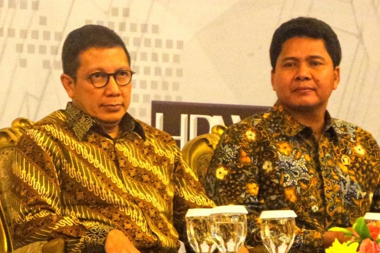 Menteri Agama Lukman Hakim Saifuddin dan Pelapor Khusus Hak atas Kebebasan Beragama dan Berkeyakinan Komnas HAM Imdadun Rahmat di Kongres Nasional Kebebasan beragama dan Berkeyakinan di Balai Kartini, Jakarta Selatan, Kamis (16/3/2017). 