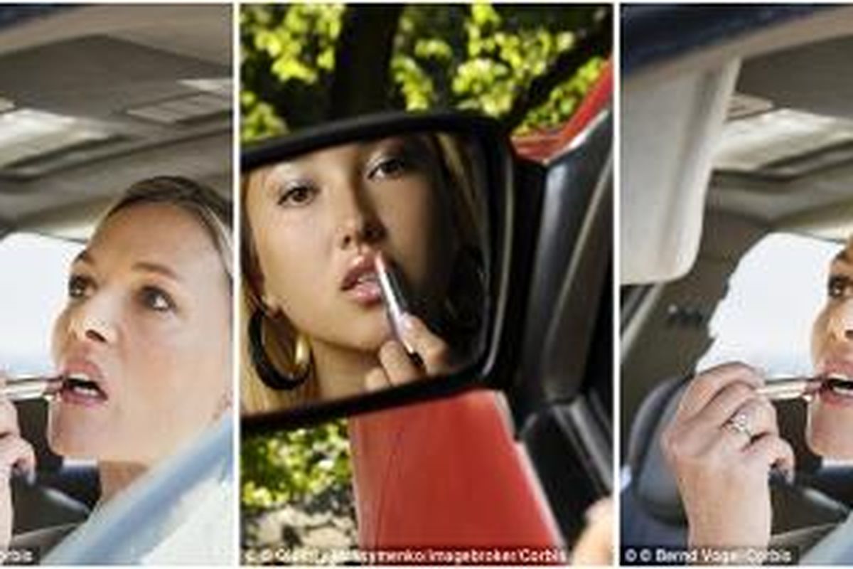 Lebih kurang 450.000 kecelakaan di Inggris akibat dari kelalaian pengemudi wanita yang menyetir sembari merias wajah selama perjalanan.