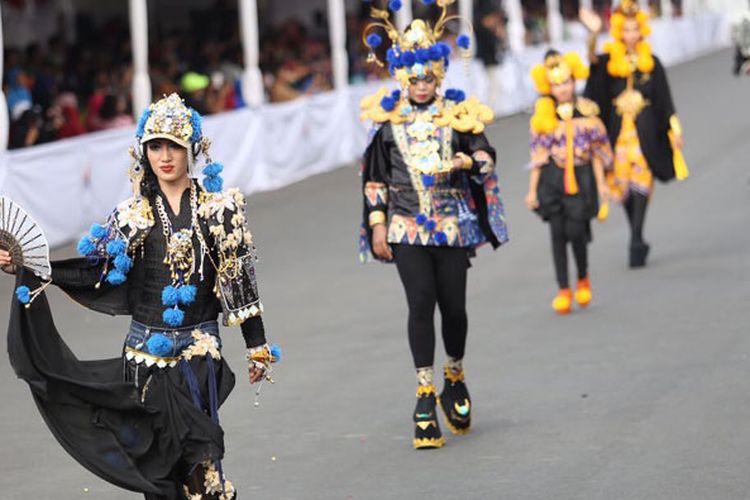 Jember Fashion Carnival (JFC) sekarang sudah diakui sebagai agenda yang ada di peringkat ketiga karnaval terbesar di dunia.