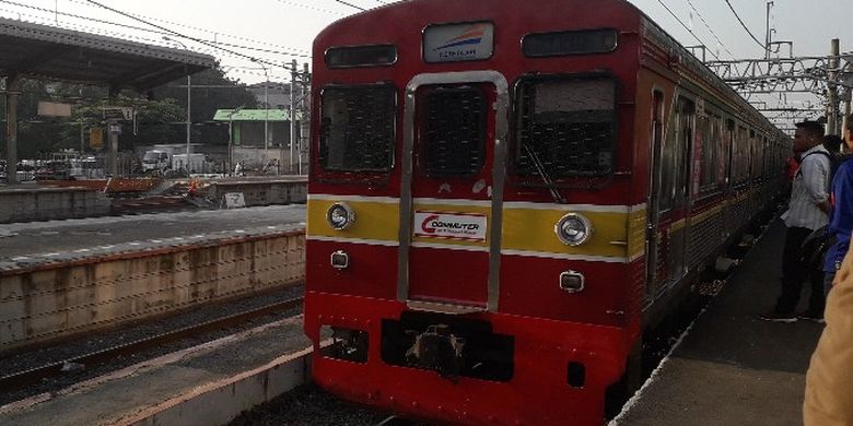 Krl Jakarta Kota Bogor Gangguan Operasional Di Stasiun Lenteng Agung