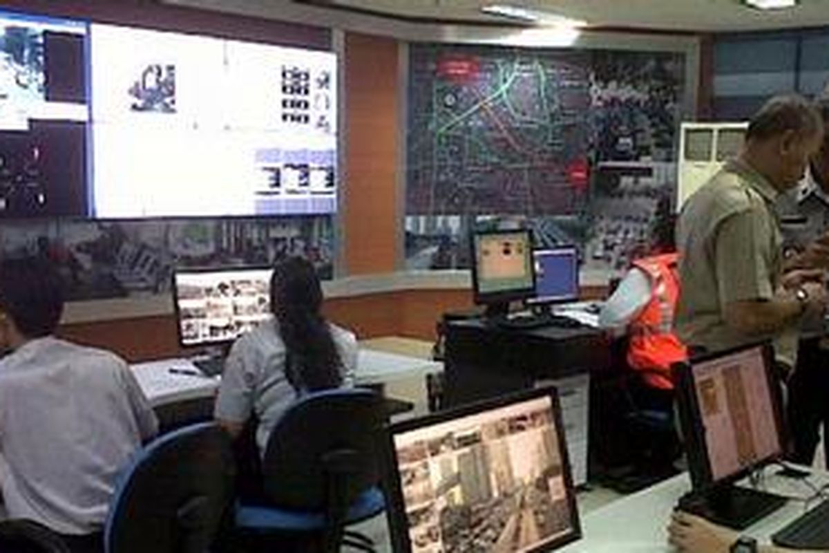 Suasana di ruang kendali Intelligent Transport System Dinas Perhubungan DKI Jakarta yang berada di kompleks Dinas Teknis, Jalan Abdul Muis Nomor 66, Jakarta Pusat.