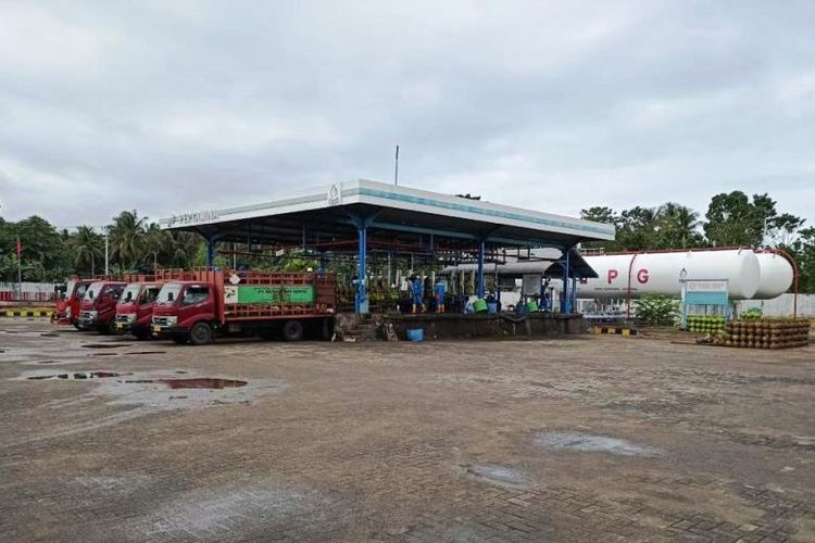  Pertamina memastikan penyaluran BBM dan LPG di Majene aman pascagempa berkekuatan magnitude 6,2, Jumat (15/1/2021), pukul 01.28 Waktu Indonesia Tengah.