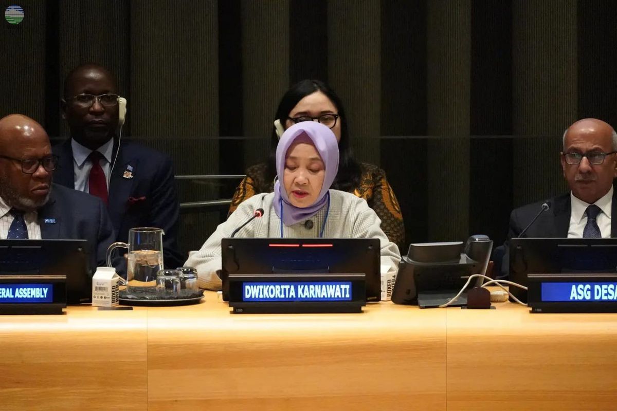 Kepala Badan Meteorologi, Klimatologi, dan Geofisika (BMKG) Dwikorita Karnawati dalam pidatonya bersama Presiden Majelis Umum PBB, pada High Level Event Celebrating World Water Day 2024: Converging Efforts, Keeping the Momentum of Progress di Markas PPB, New York, AS.