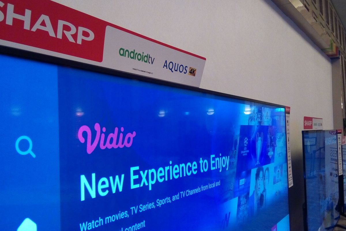Jajaran televisi pintar Sharp Android TV dengan Google Assistant. Sharp menggandeng layanan video streaming lokal  Vidio dan Kaskus TV, Peluncuran seri televisi pintar tersebut berlangsung di Jakarta, Rabu (11/12/2019).
