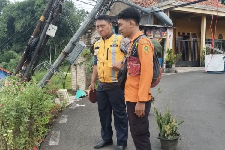 Jalan Penghubung Desa di Ciampea Bogor Longsor, Tak Bisa Dilalui Kendaraan