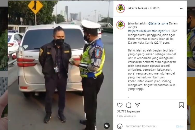 Polisi mengedukasi pengguna jalan agar tidak melintas di bahu jalan tol.