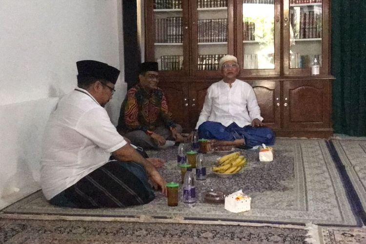 Menko Polhukam, Mahfud MD bersilaturahmi ke kediaman Gus Mus di Pondok Pesantren Raudlatul Thalibin, Leteh, Rembang, Kamis (5/5/2022)