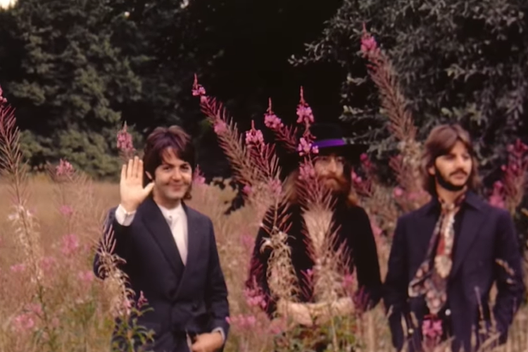 The Beatles dalam Video Klip Here Comes The Sun