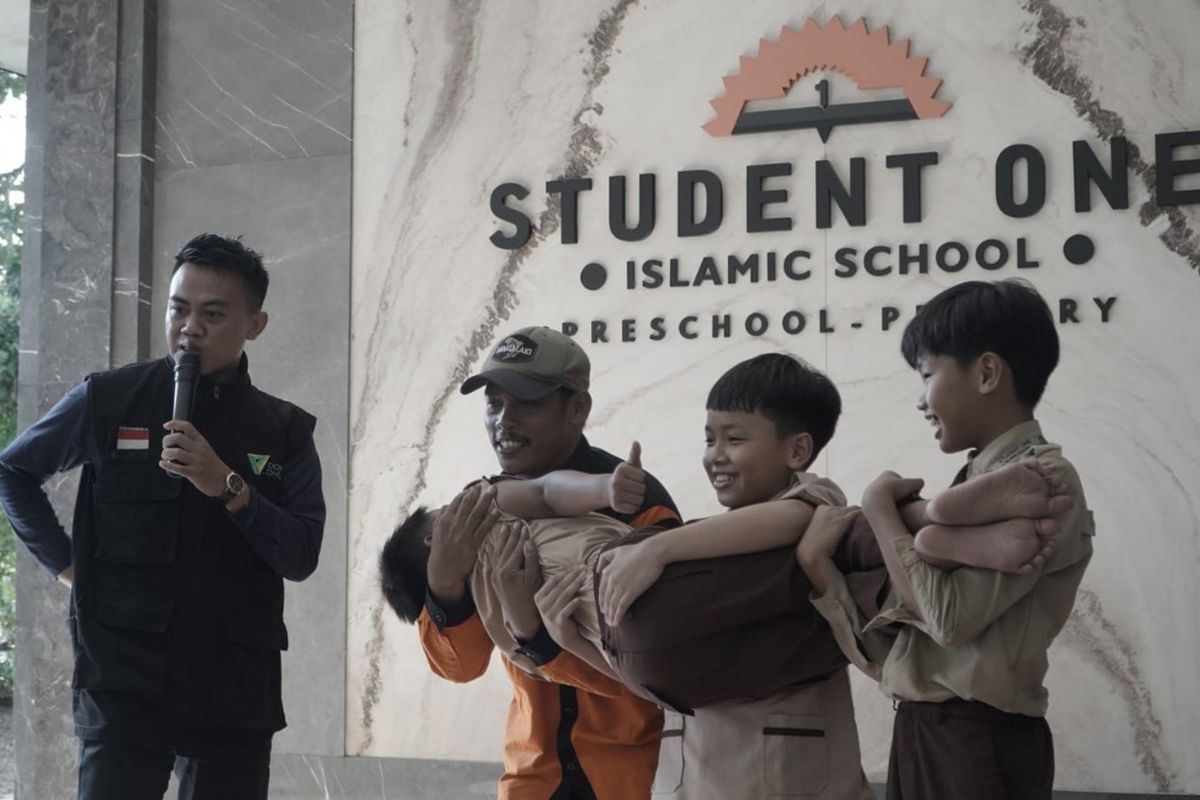Pelatihan kesiapsiagaan dan pertolongan bencana Dompet Dhuafa