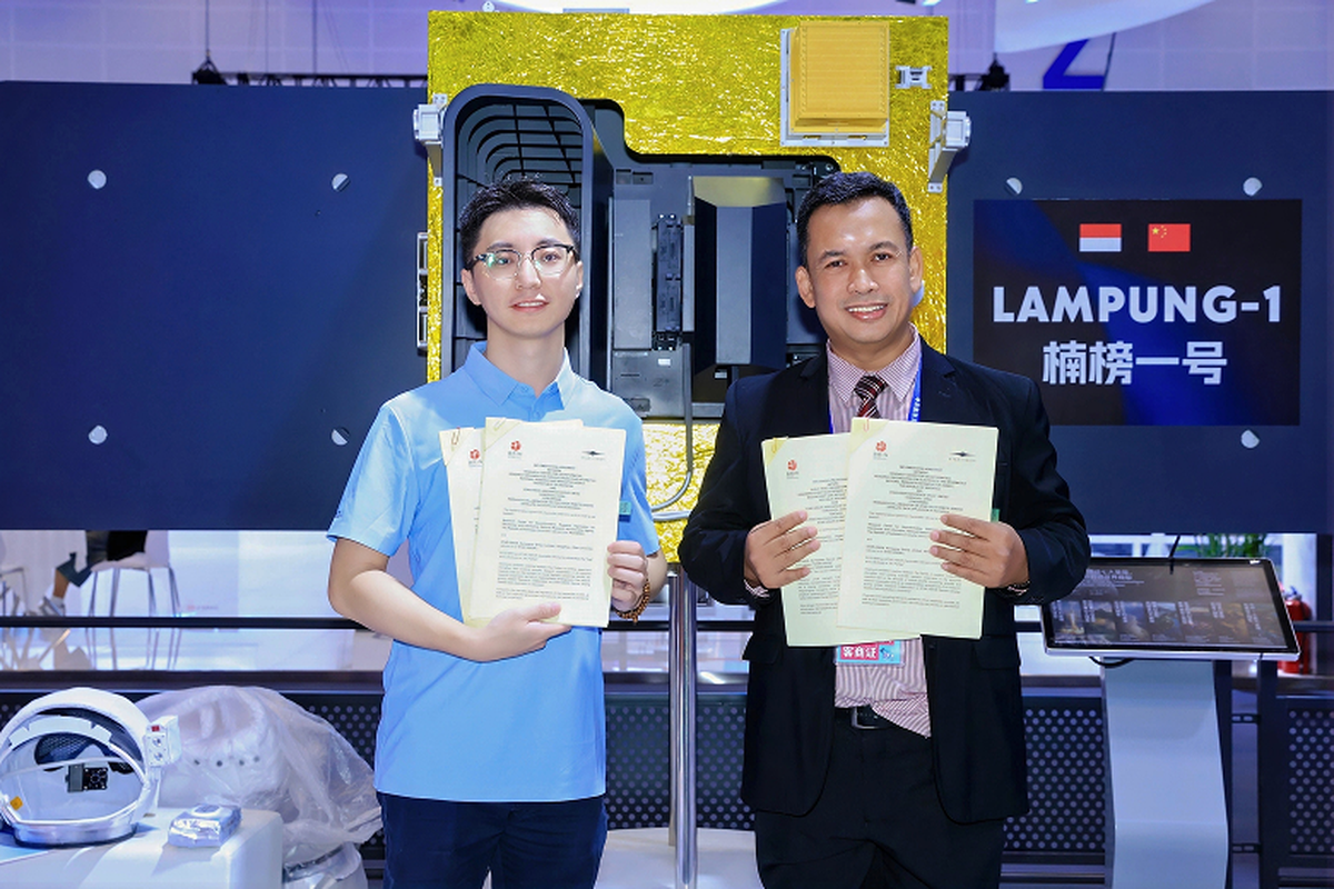 Penandatanganan perjanjian kerja sama dengan Pusat Riset Geoinformatika BRIN. 