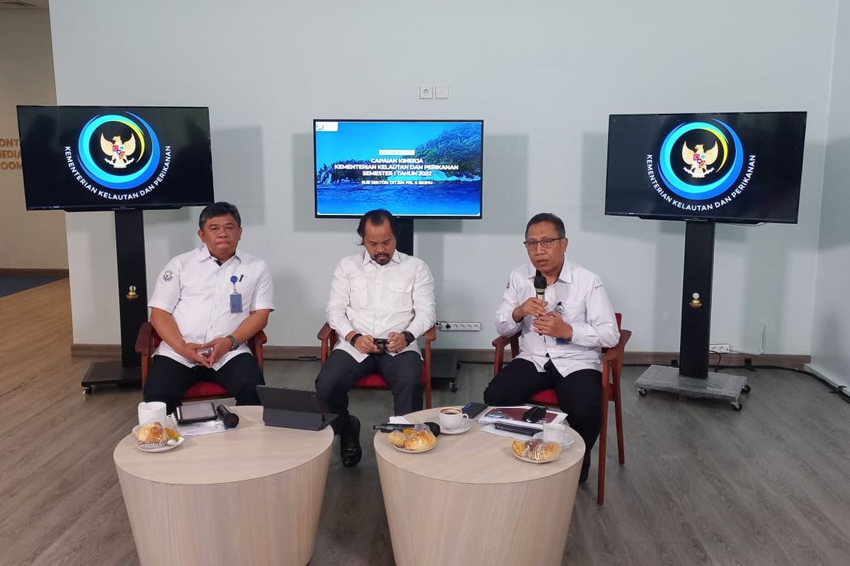 Konferensi Pers Capaian Kinerja KKP Semestar I Tahun 2022 di Jakarta, Rabu (20/7/2022)