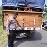Motor Berkecepatan Tinggi Tabrak Bagian Belakang Truk di Kulon Progo, 2 Remaja Luka-luka