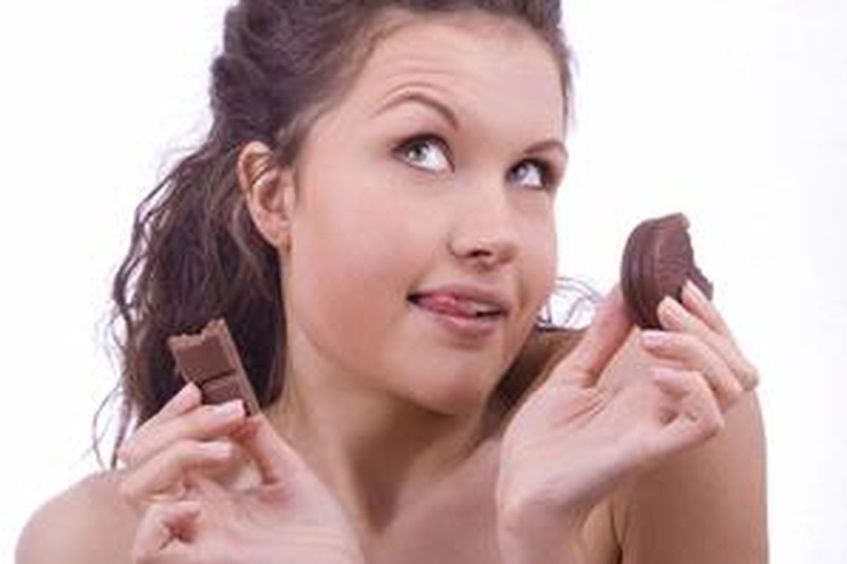 Hm..pilih yang mana yah?Kalau aku makan coklat ini dietku bisa gagal tidak yah?