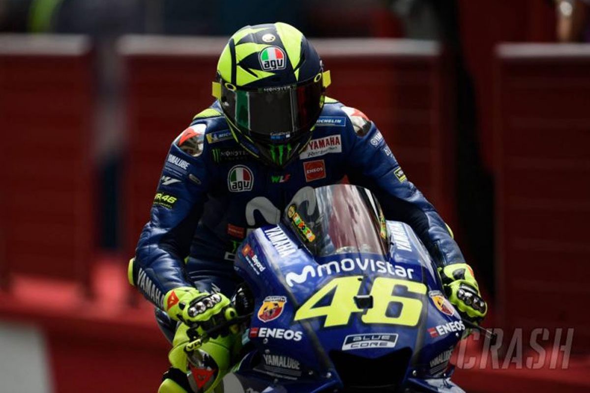 Pebalap Movistar Yamaha Valentino Rossi beraksi di latihan bebas pertama GP Catalan, Barcelona, Jumat (15/6/2018)