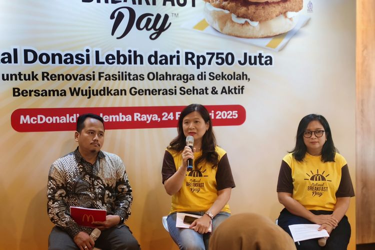 Associate Director of Marketing of McDonald's Indonesia, Caroline Kurniadjaja during the Press Conference 13th National Breakfast Day MCD in Salemba Raya, Central Jakarta, Monday (24/2/2025). 