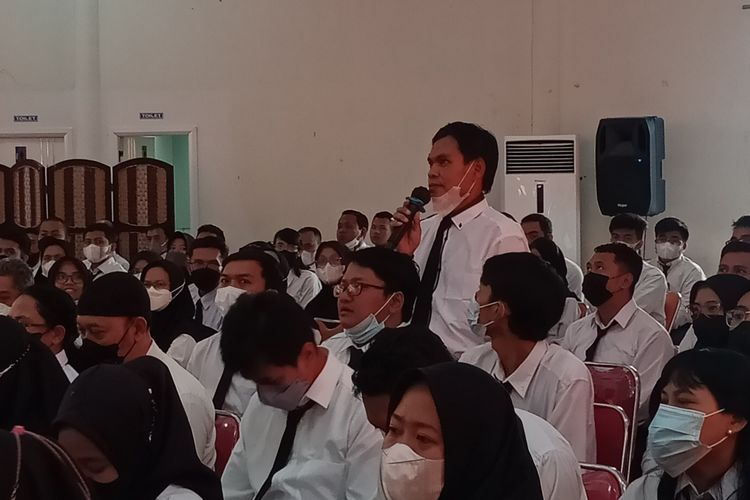 Salah satu guru PPPK saat ditanya soal kesejahteraan oleh Wali Kota Malang, Sutiaji. 
