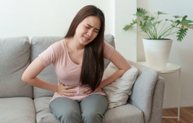 Ilustrasi menstruasi, haid, PMS, cara mengatasi PMS agar tidak sakit, penyebab PMS, tanda-tanda PMS. 