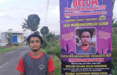 Viral pria di Magelang buka jasa membangunkan sahur untuk para jomlo.