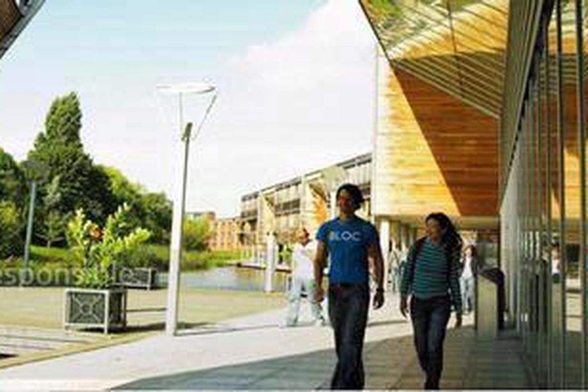 Kandidat yang berhasil meraih beasiswa ini bisa didapuk sebagai "dua kampus" oleh pihak Nothingham Business School untuk mempromosikan sekolah tersebut