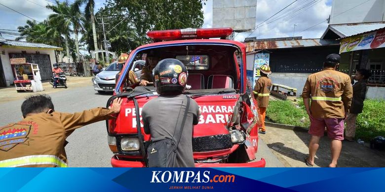 Hendak Padamkan Api Mobil Damkar Di Pontianak Alami Tabrakan Beruntun
