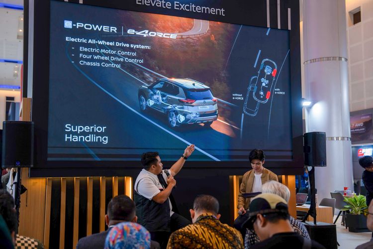 Nissan X-Trail e-Power with e-4ORCE meluncur di Surabaya