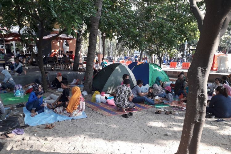 Suasana di Pantai Beach Pool, Ancol pada H+3 Lebaran atau Senin (18/6/2018).