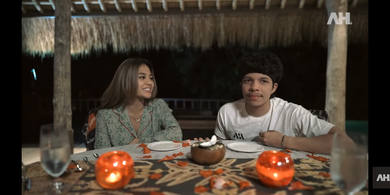 Atta Halilintar dan Aurel Hermansyah saat dinner anniversary satu tahun hubungan 