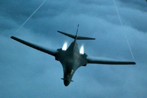Dua Jet Pengebom AS Tantang China dengan Lintasi Laut China Selatan