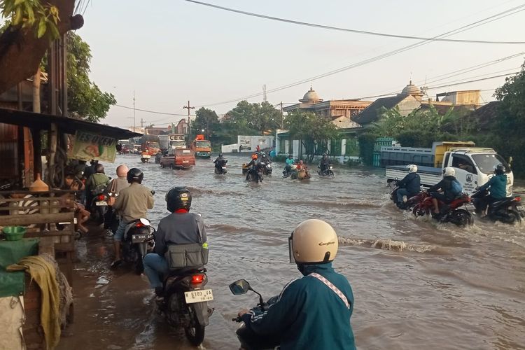 Banjir Landa 6 Desa-Kelurahan di Pasuruan, Jalur Pantura Ikut Tergenang