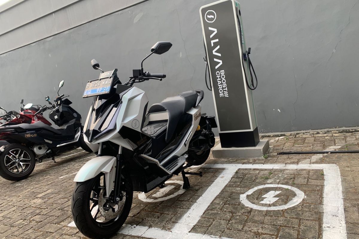 Alva luncurkan SPKLU motor listrik bernama Boost Charge Station